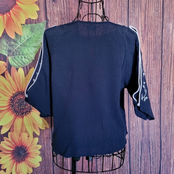 Hollister Cold Shoulder Top - Picture 3 of 5